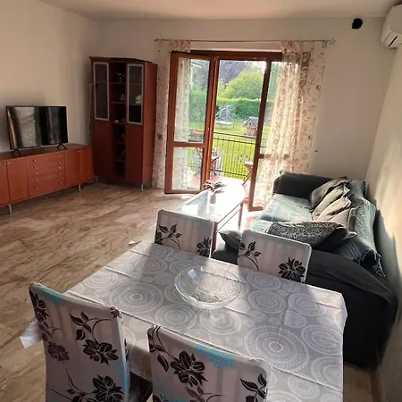 Apartment Casa Arnold With Garden Near Maggiore Leggiuno
