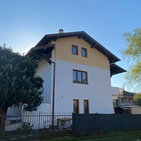 Apartment Casa Arnold With Garden Near Maggiore